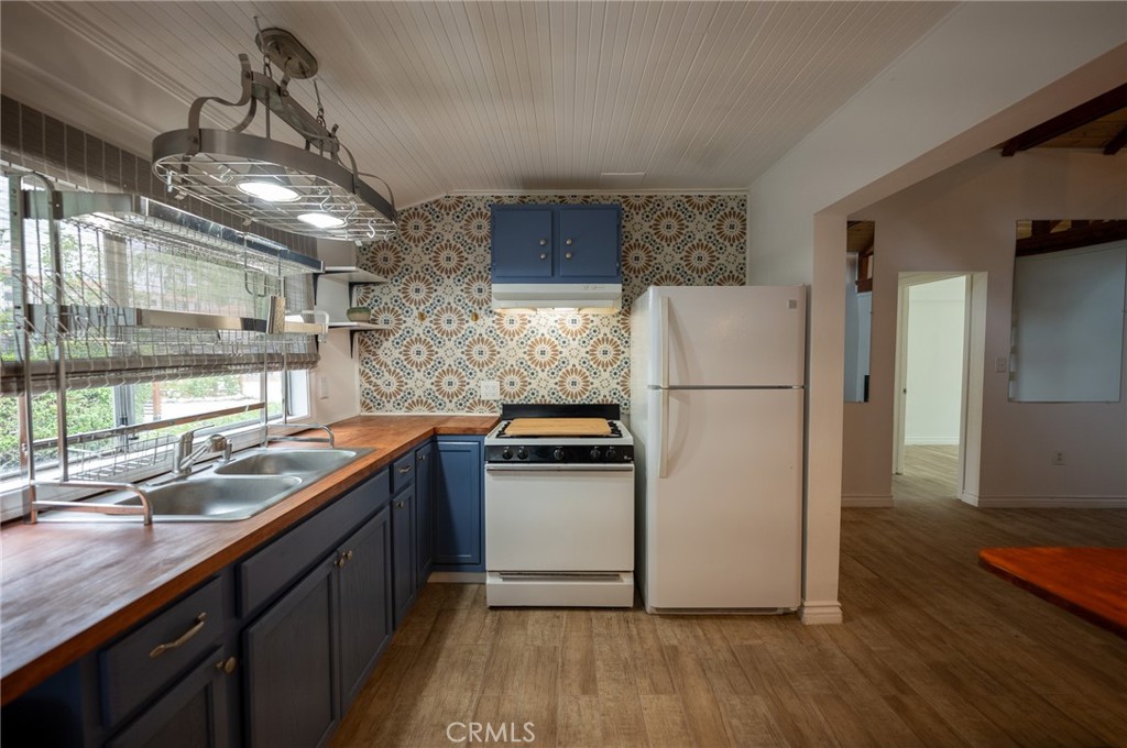 856 Alameda Street 5