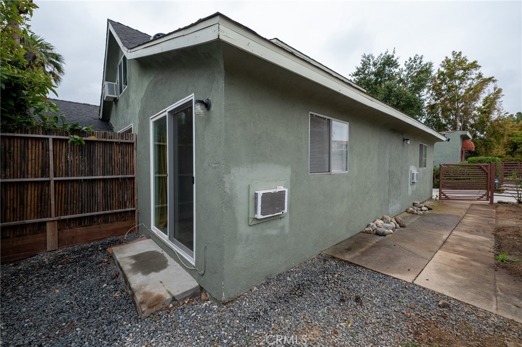 856 Alameda Street 5