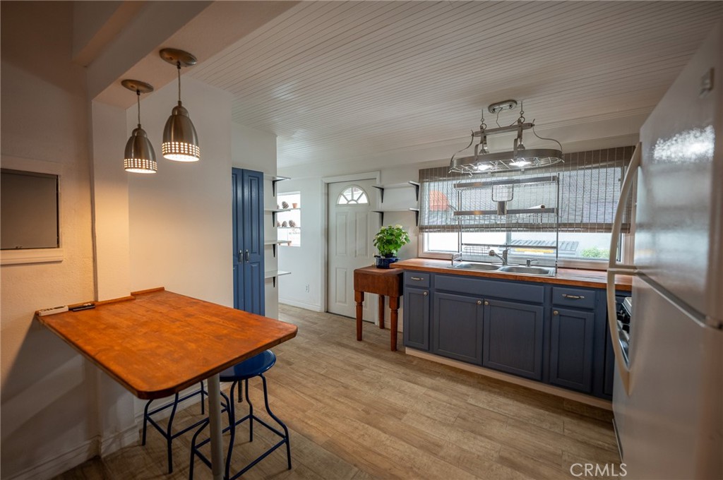 856 Alameda Street 5