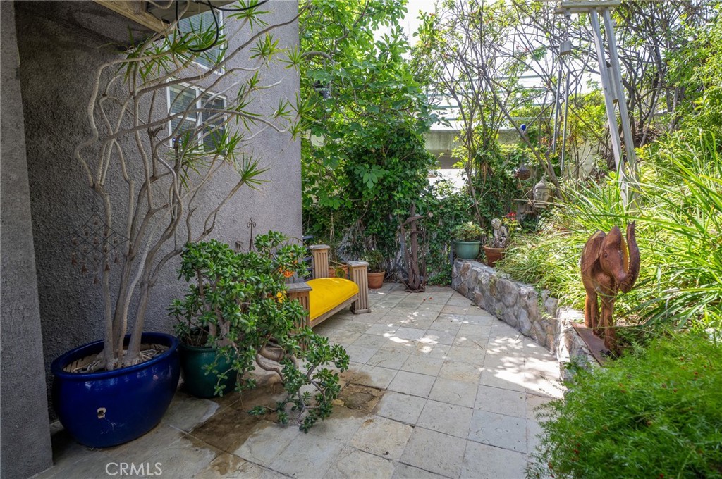 1667 Gladys Drive