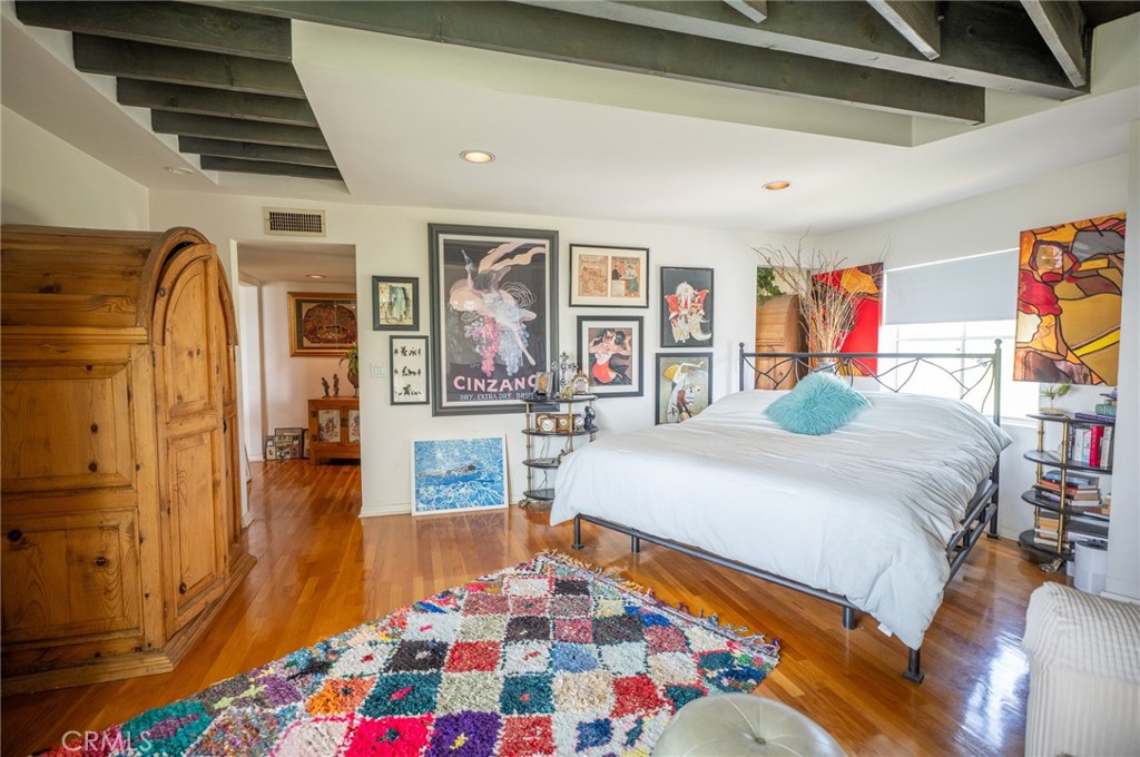1667 Gladys Drive
