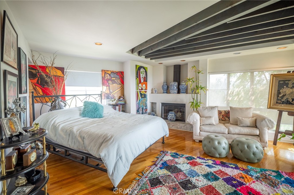 1667 Gladys Drive