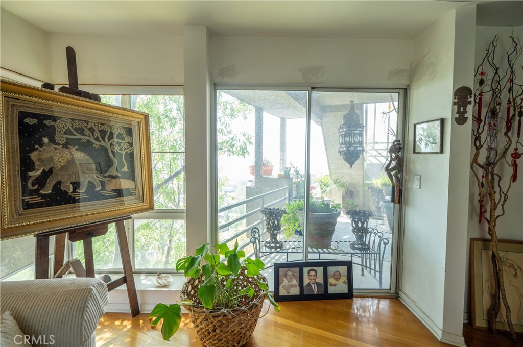 1667 Gladys Drive