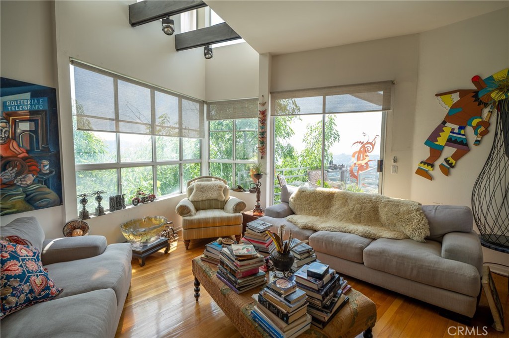 1667 Gladys Drive