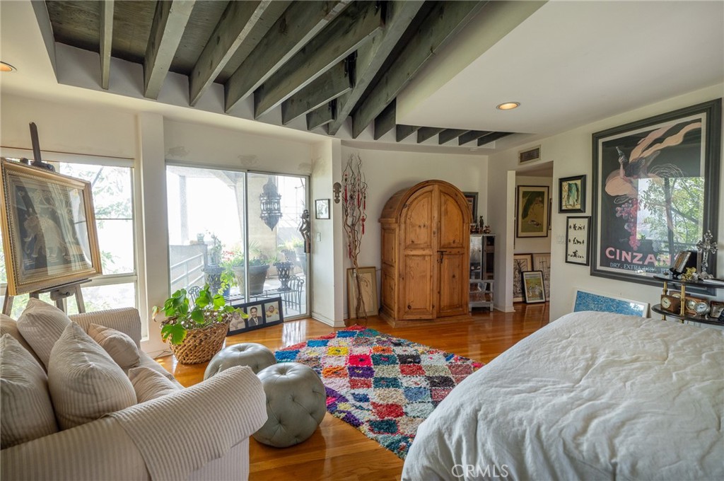 1667 Gladys Drive