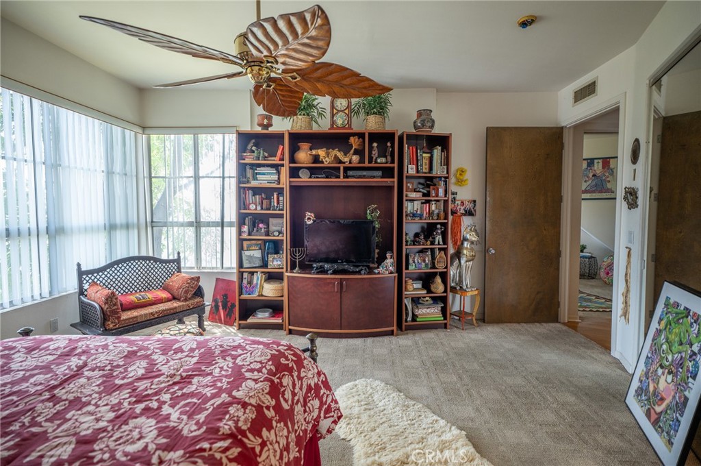 1667 Gladys Drive