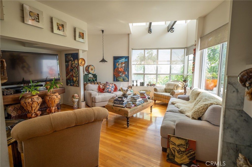 1667 Gladys Drive