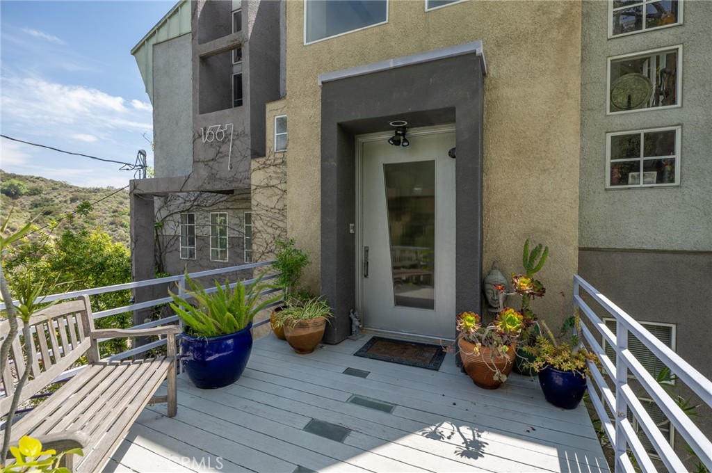 1667 Gladys Drive
