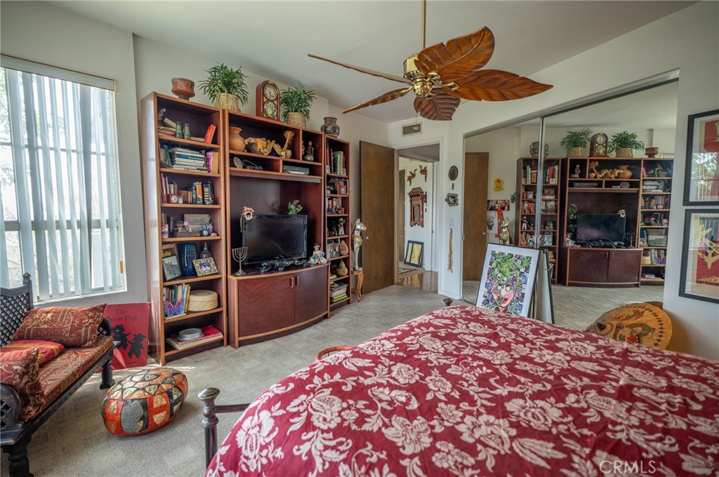 1667 Gladys Drive