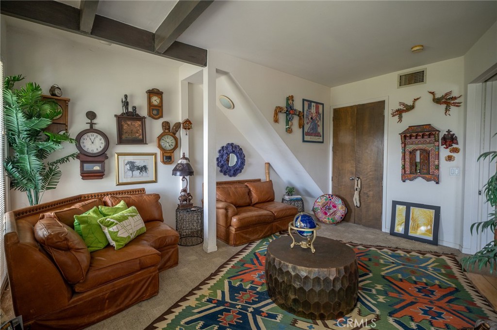 1667 Gladys Drive