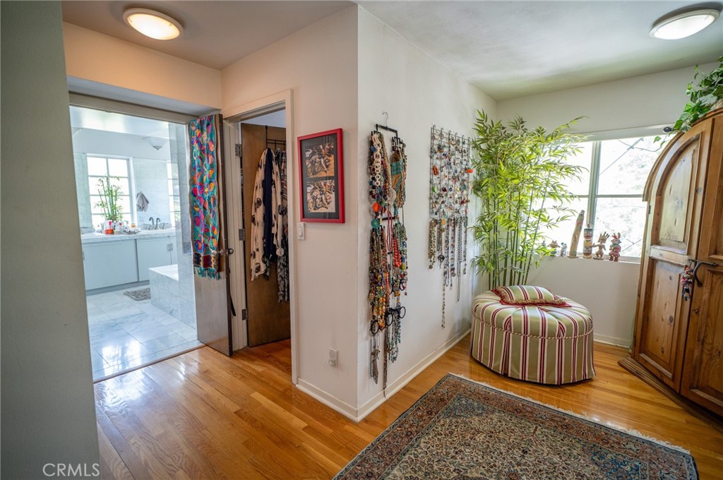 1667 Gladys Drive