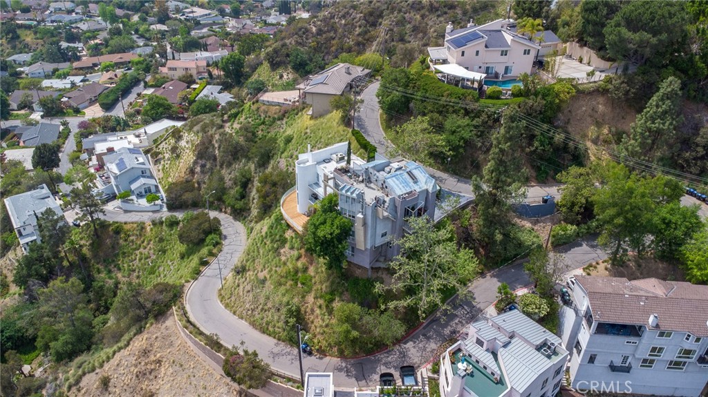 1667 Gladys Drive