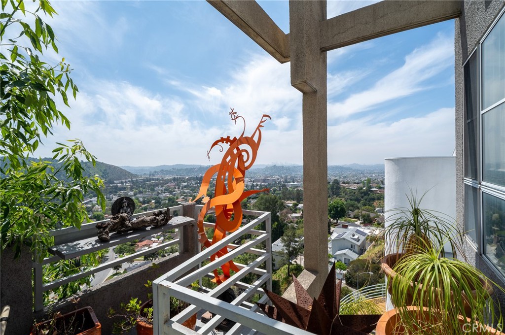 1667 Gladys Drive