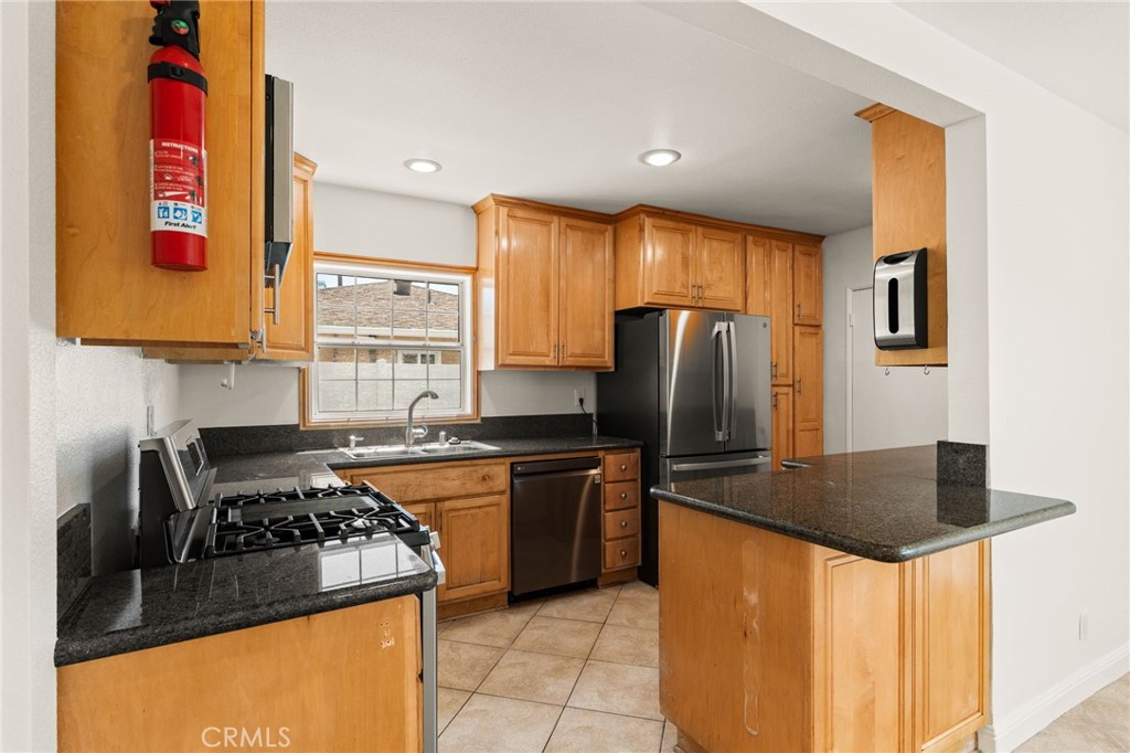 1431 E 14th