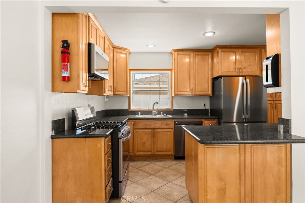 1431 E 14th