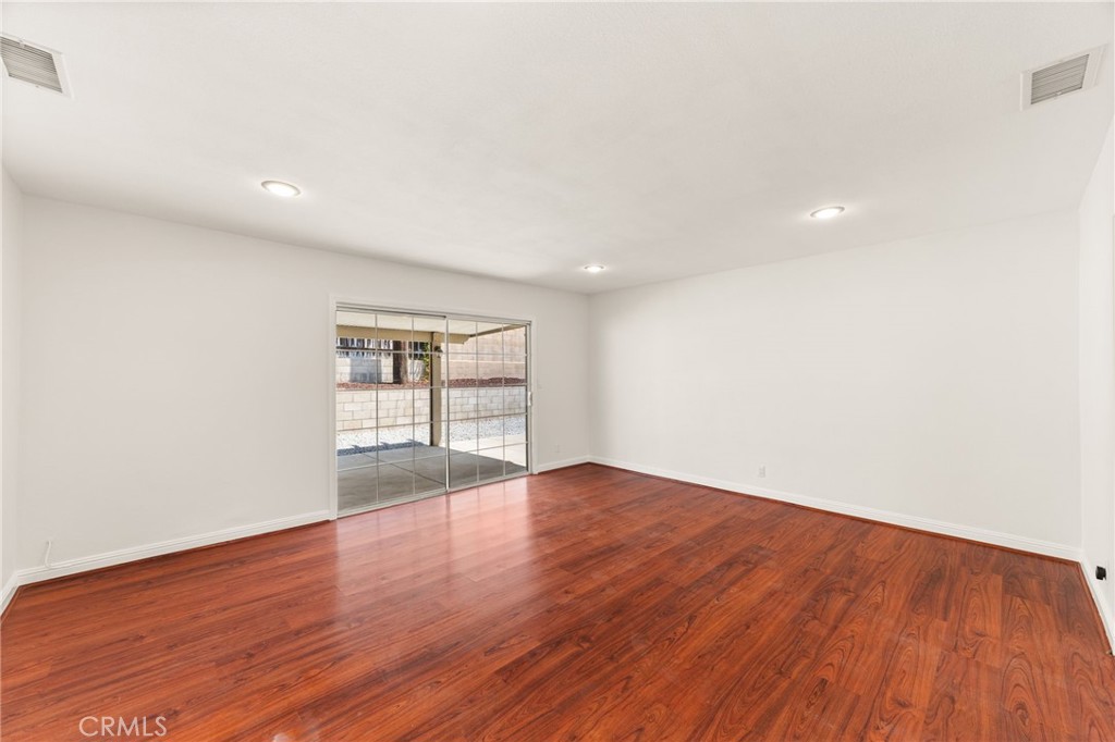 1431 E 14th
