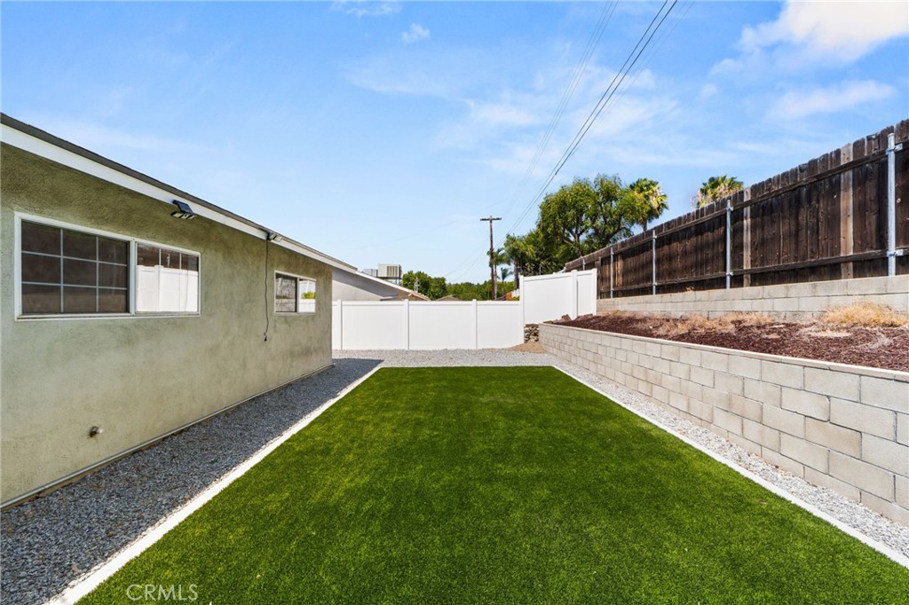 1431 E 14th