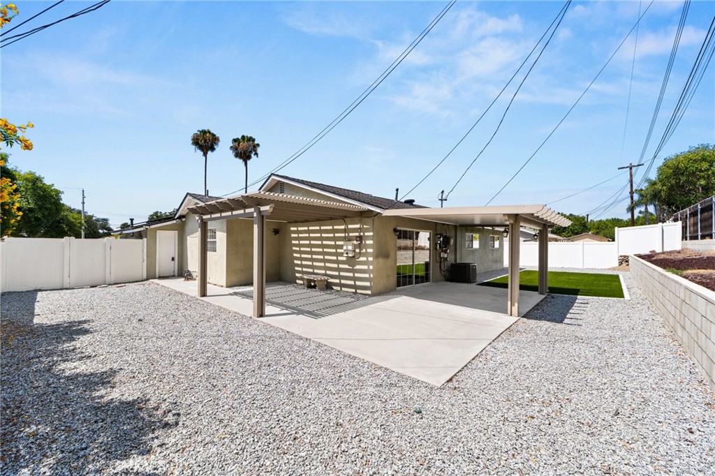 1431 E 14th