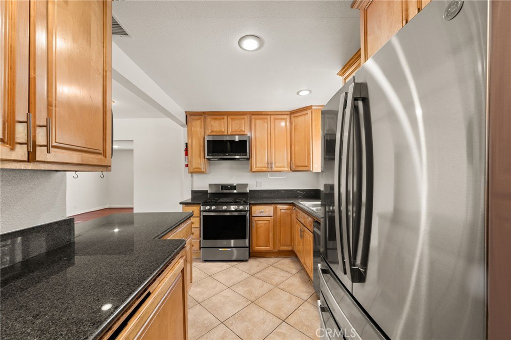 1431 E 14th