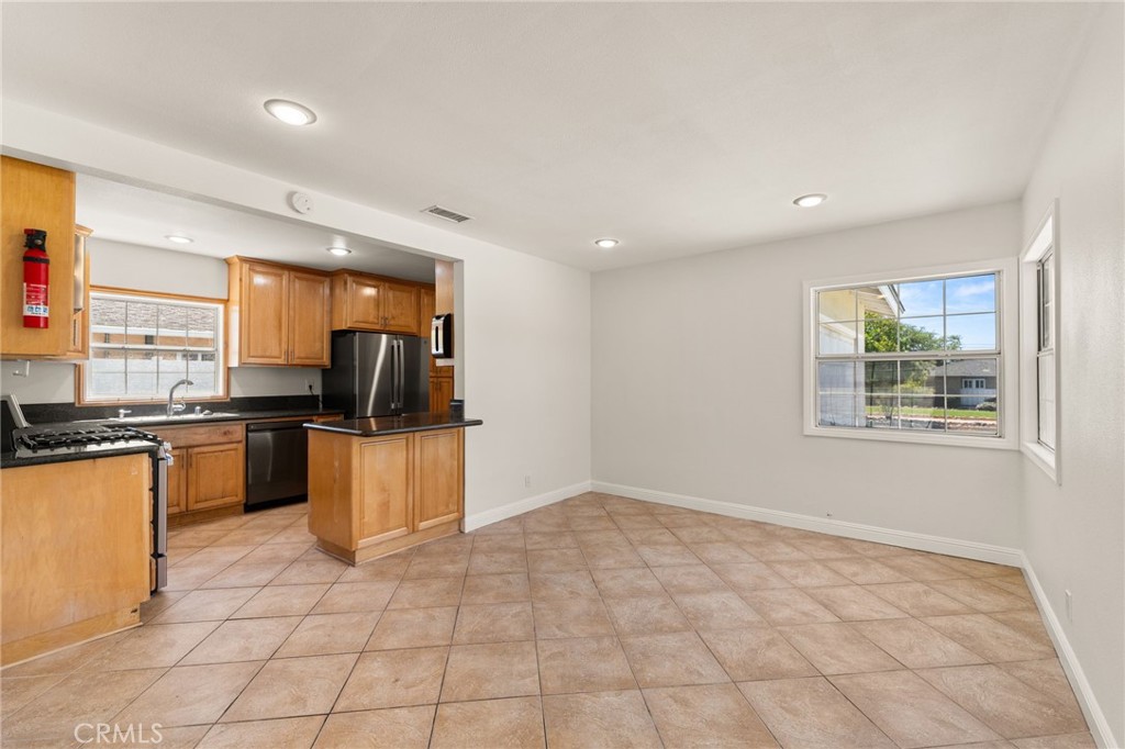 1431 E 14th