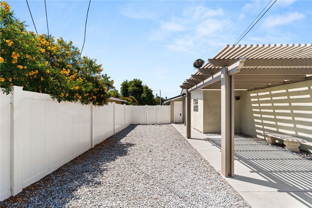 1431 E 14th