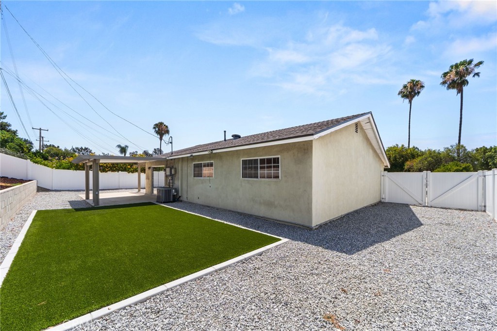 1431 E 14th