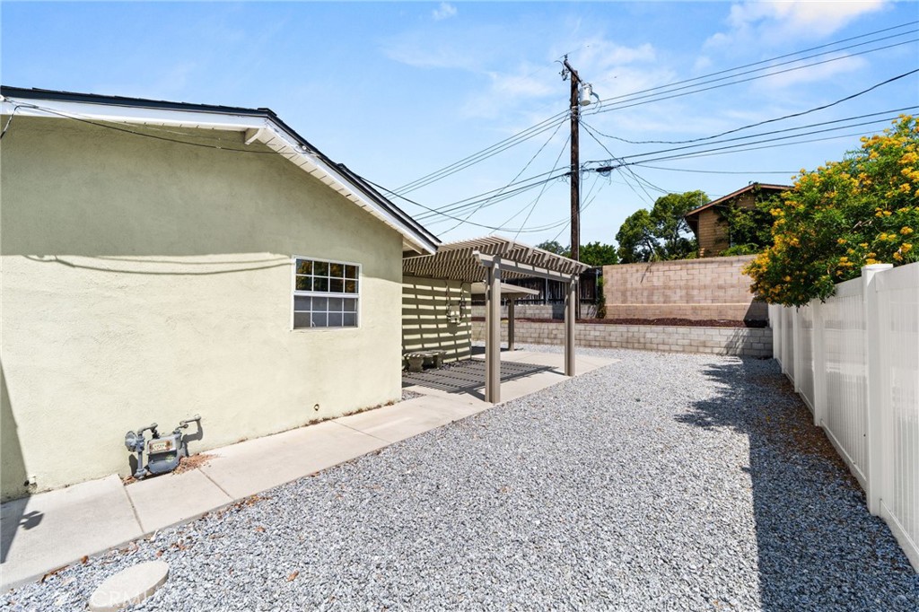 1431 E 14th