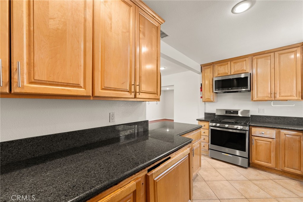 1431 E 14th