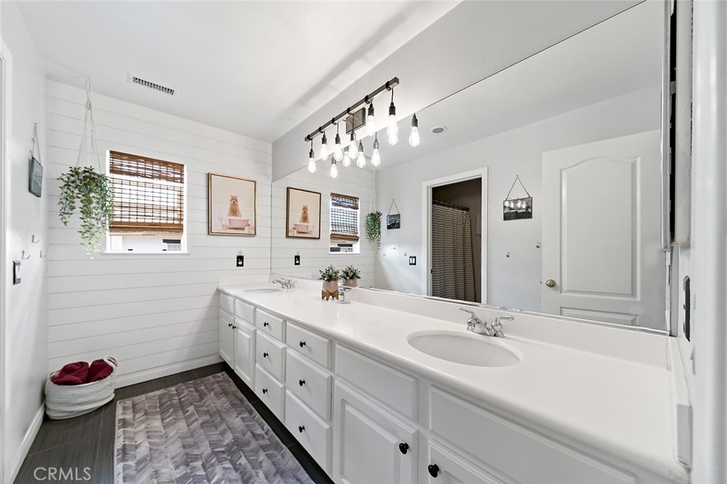 5732 Rosecroft Court