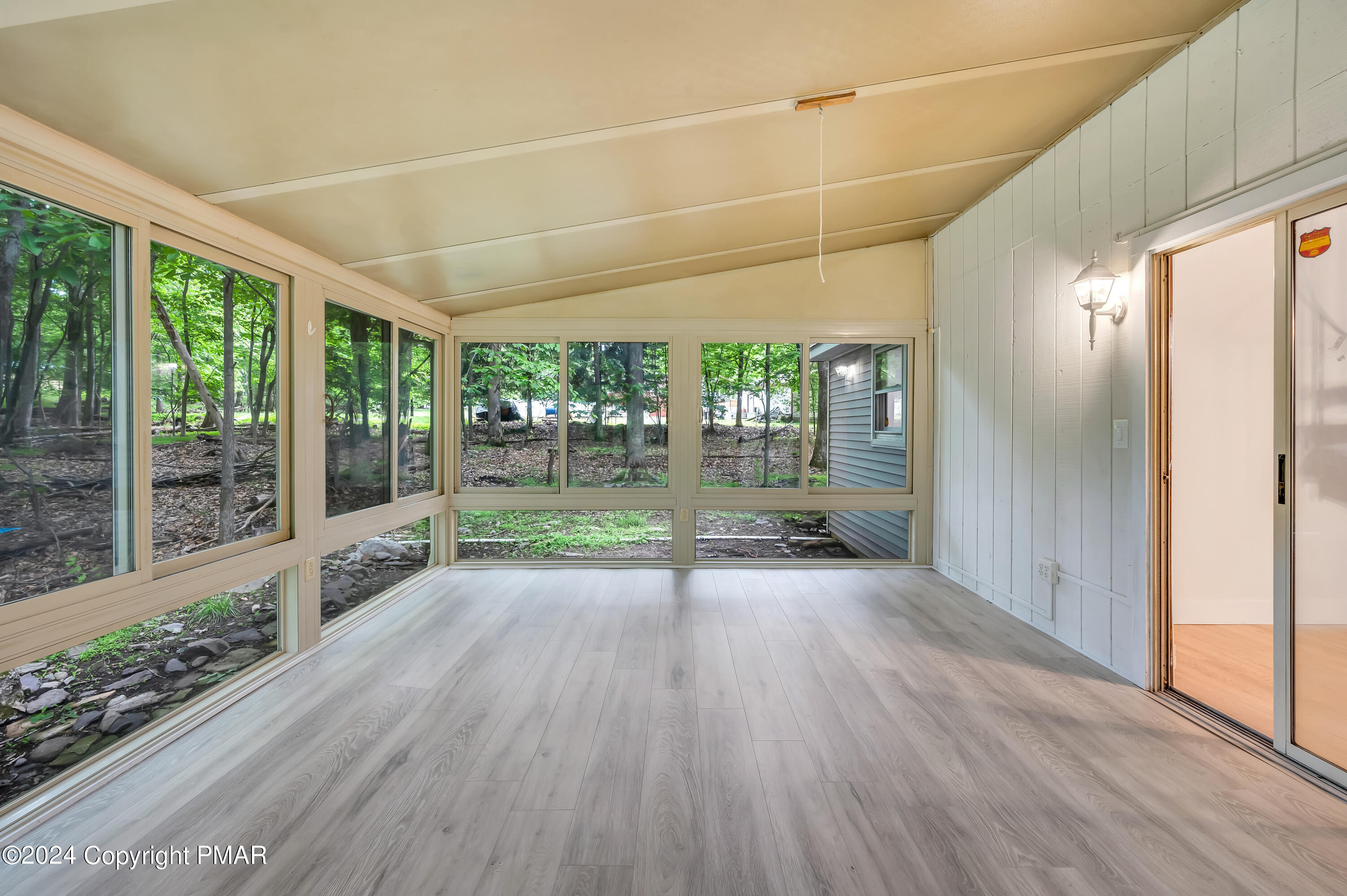 153 Bromley Road