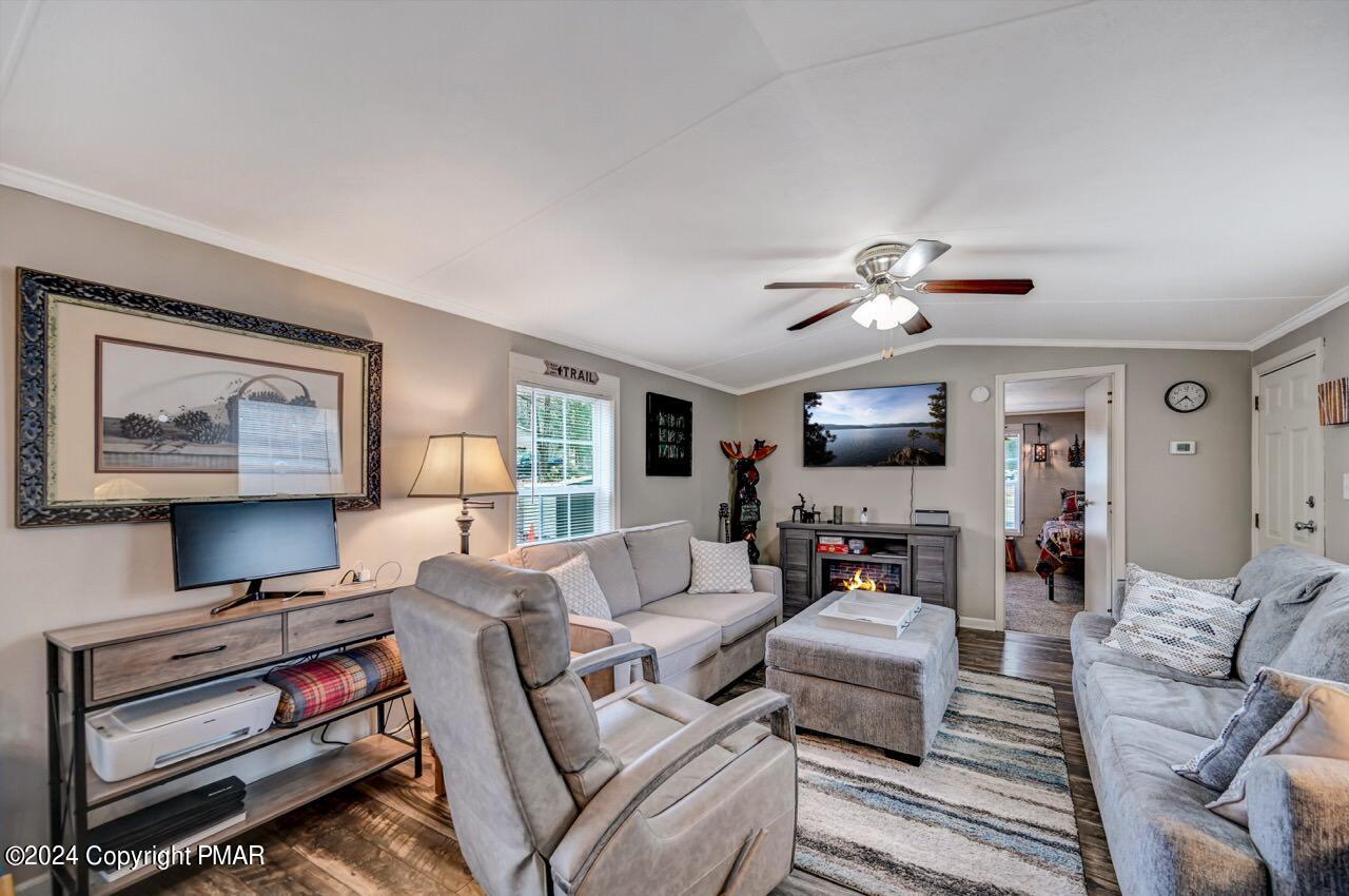 117 Rustic Road