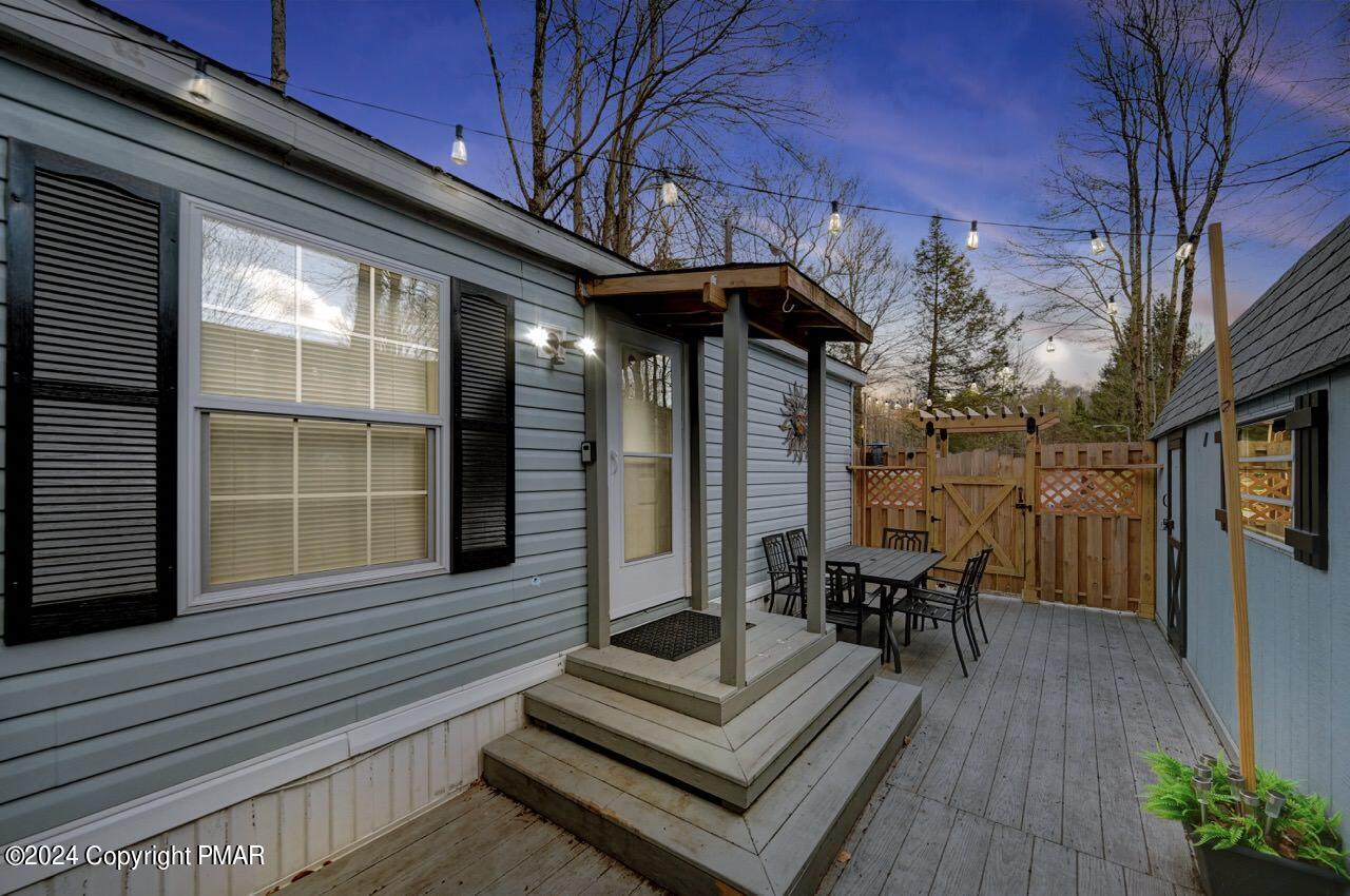 117 Rustic Road