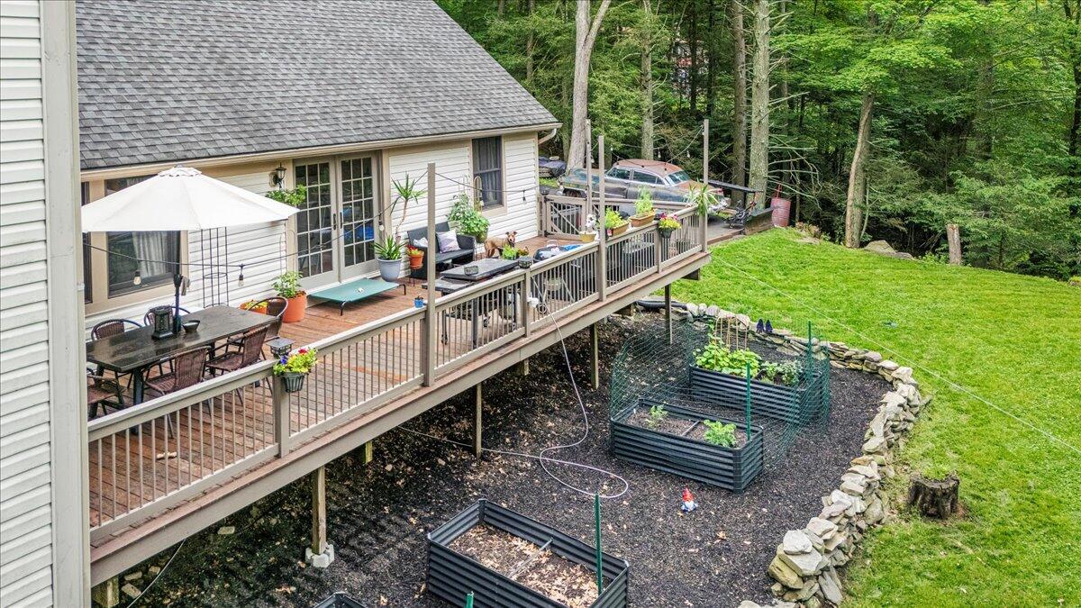 1079 Marshalls Creek Road