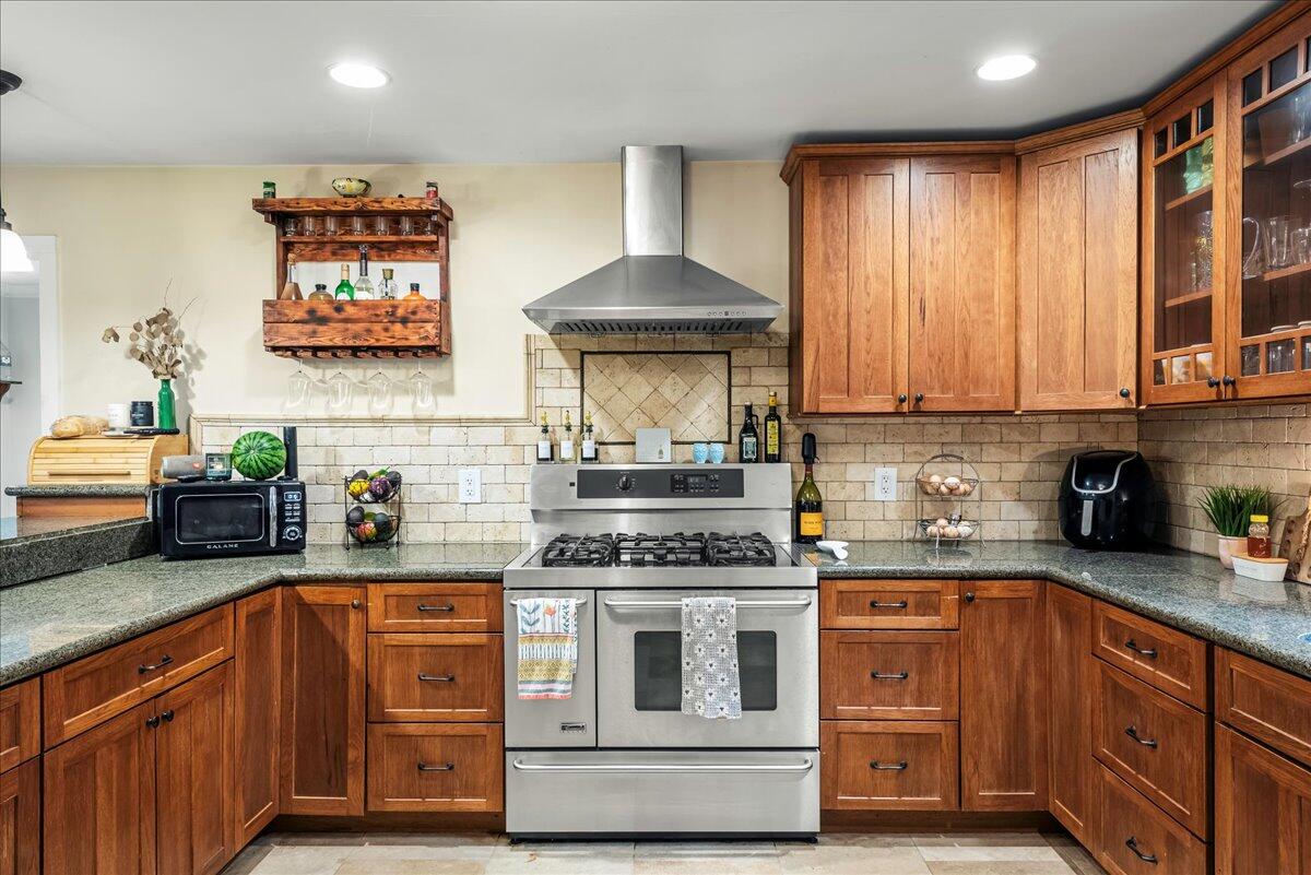 1079 Marshalls Creek Road