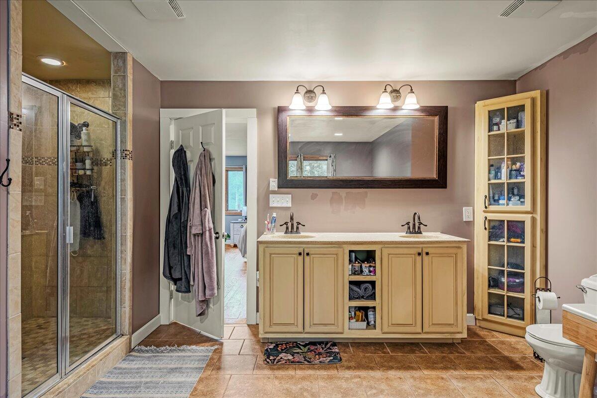 1079 Marshalls Creek Road