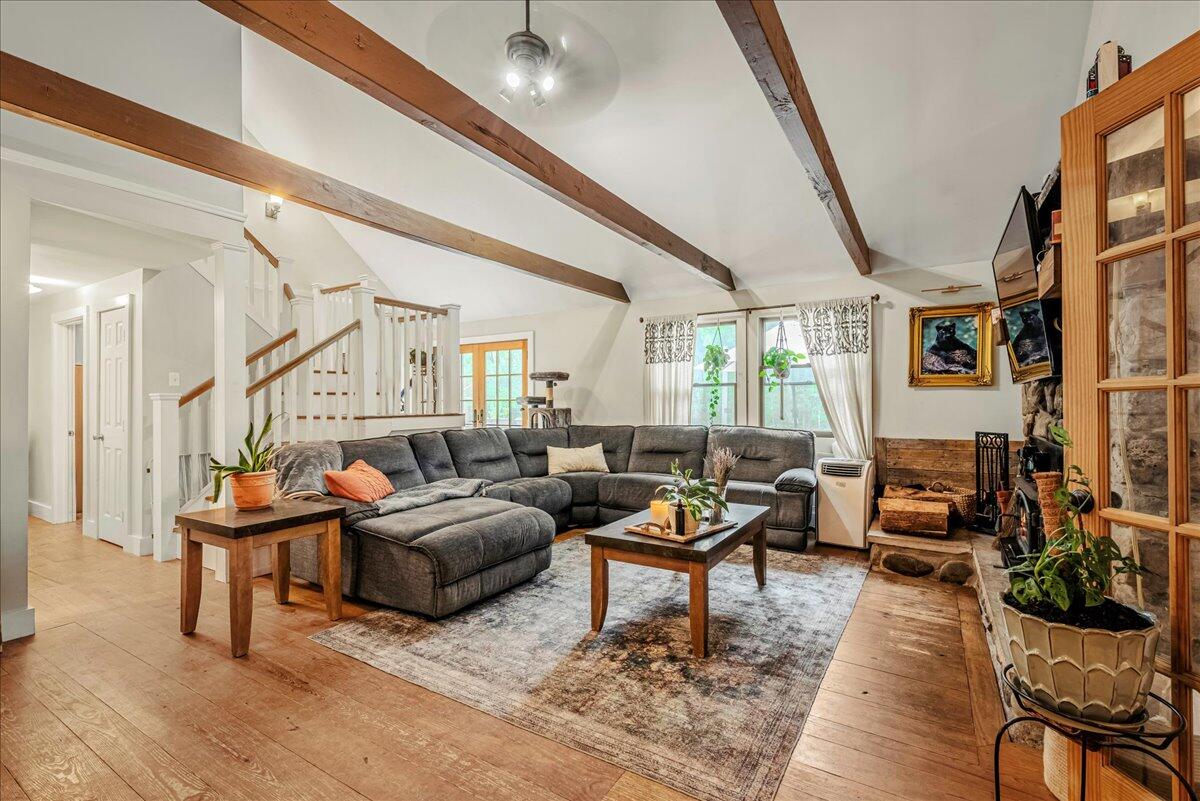 1079 Marshalls Creek Road