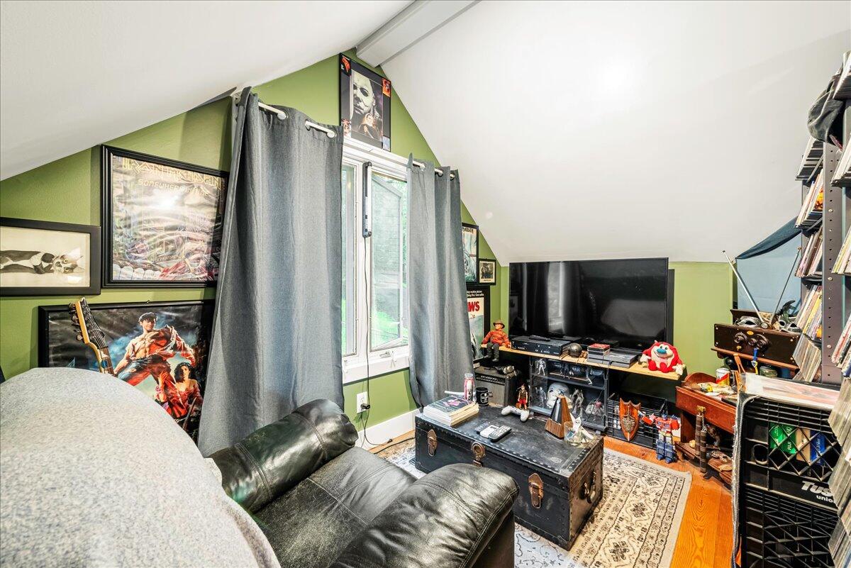 1079 Marshalls Creek Road