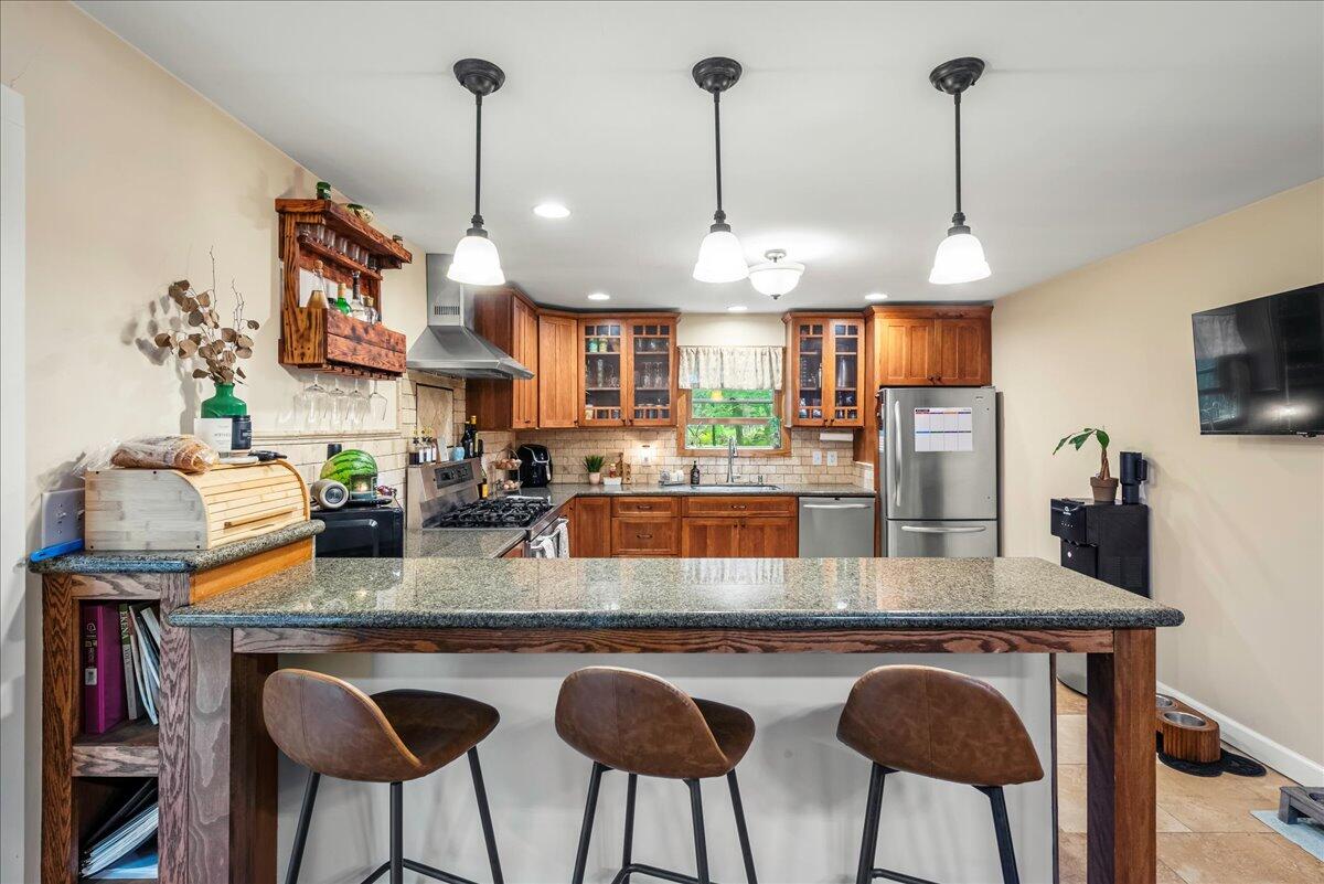 1079 Marshalls Creek Road