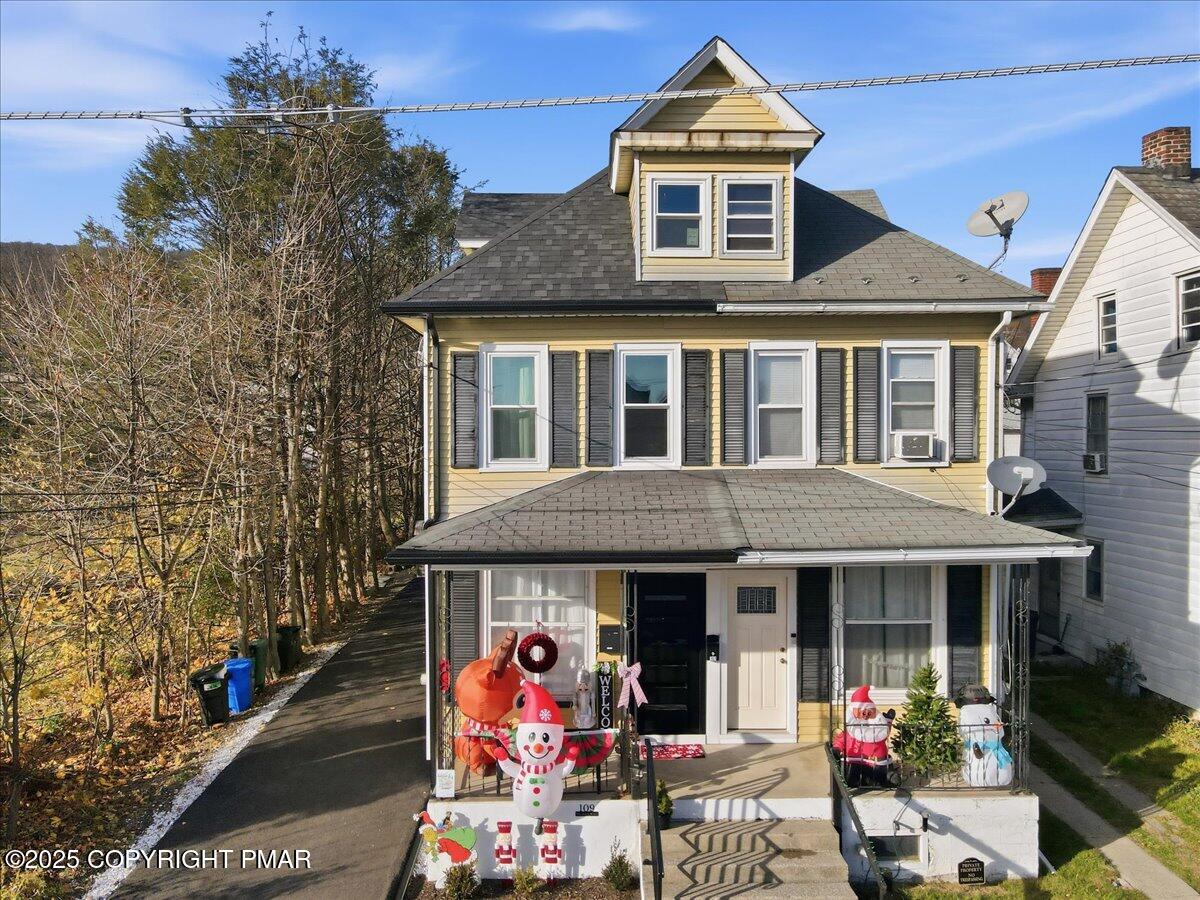 109 Pen Argyl Street