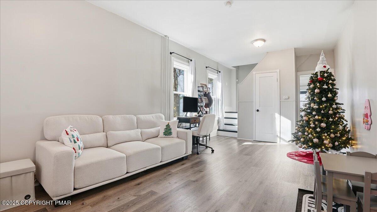 109 Pen Argyl Street