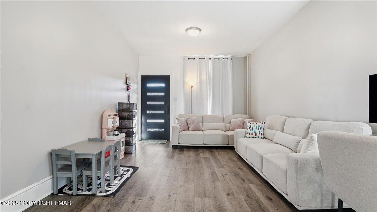 109 Pen Argyl Street