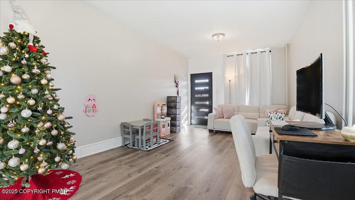 109 Pen Argyl Street