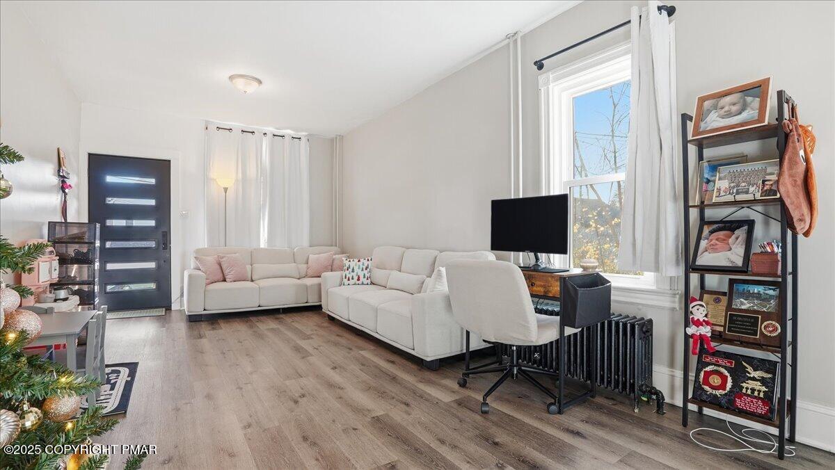 109 Pen Argyl Street