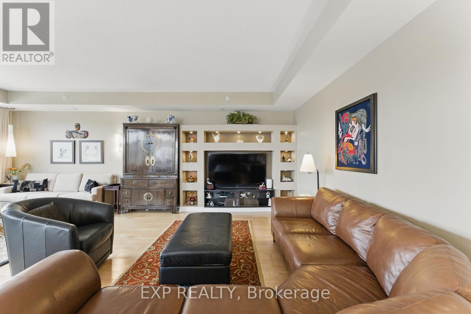 402 - 760 CHAPMAN MILLS DRIVE