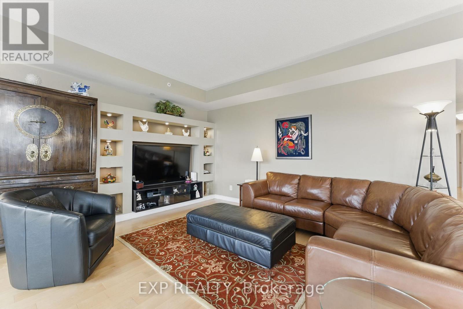 402 - 760 CHAPMAN MILLS DRIVE