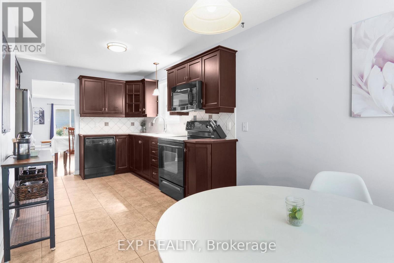 114 ECHOWOODS AVENUE