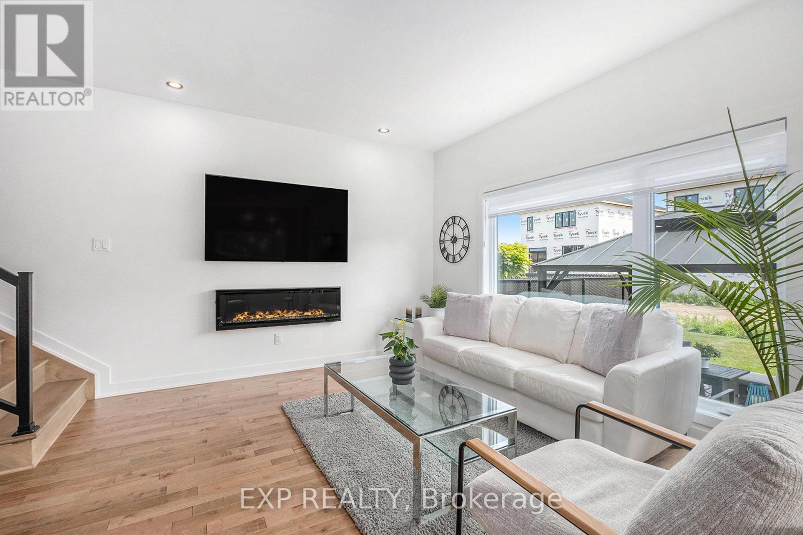 1308 DIAMOND STREET