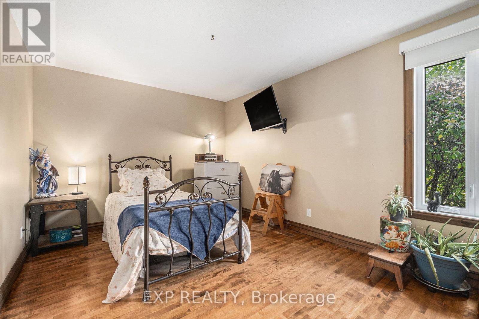 16 LANDRIAULT AVENUE