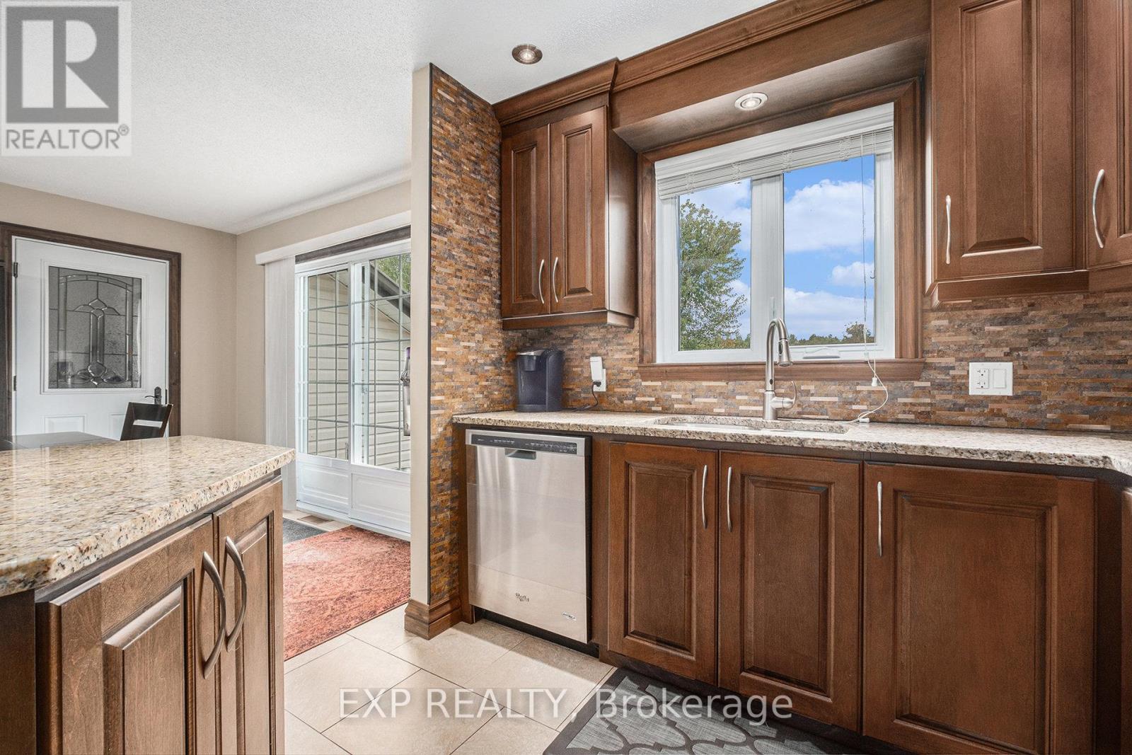 16 LANDRIAULT AVENUE