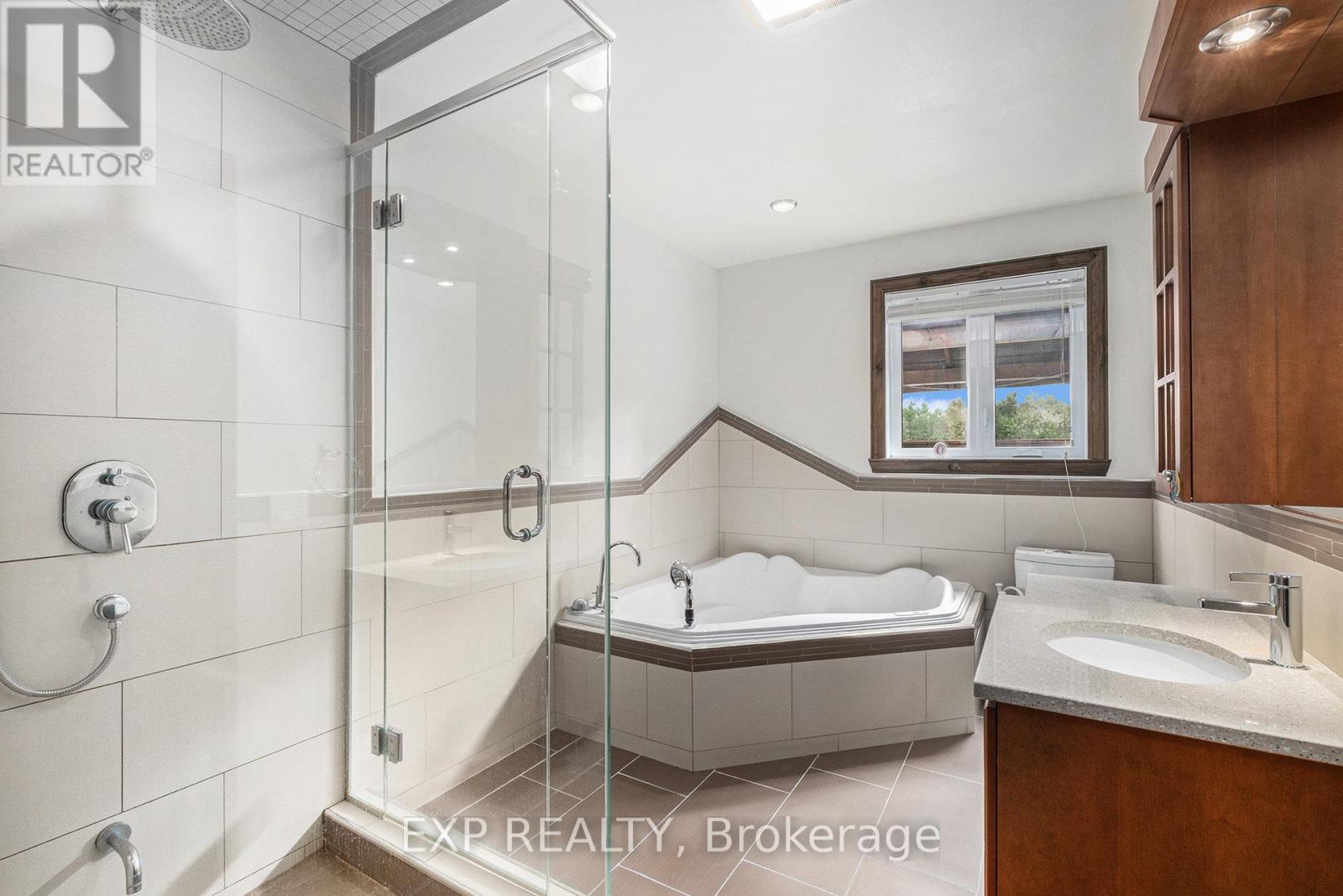 16 LANDRIAULT AVENUE